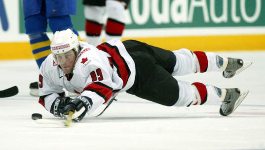Mike Comire, Kanada