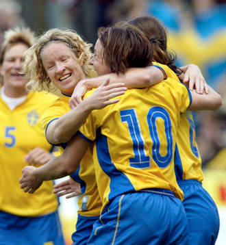 Hanna Ljungberg och Victoria Svensson, Sverige, jubel