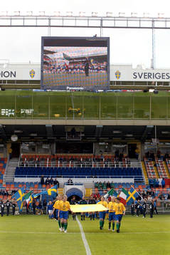 Inmarsch, Fair play. Storbildstv, storbildsskärm, läktare