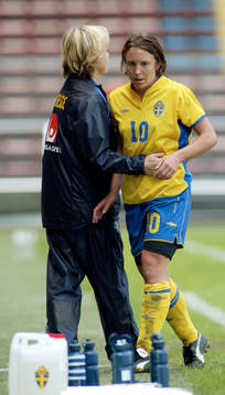 Hanna Marklund och Marika Domanski Lyfors, tränare, Sverige