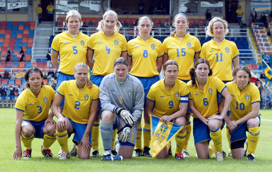 Bakre raden; Kristin Bengtsson, Hanna Marklund, Sara Call,