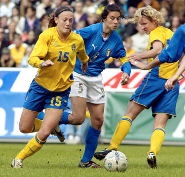 Therese Sjögran och Victoria Svensson, Sverige och Manuela
