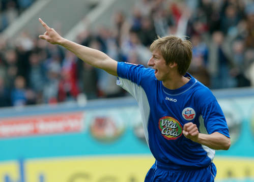 2-0, Marco Vorbeck har avgjort och räddat kontraktet. Jubel