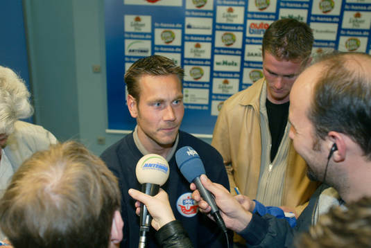 Stannar Marcus Lantz i Rostock, undrar journalisterna