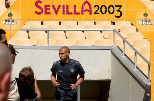 Henrik Larsson, Celtic äntrar Olympia stadion i Sevilla