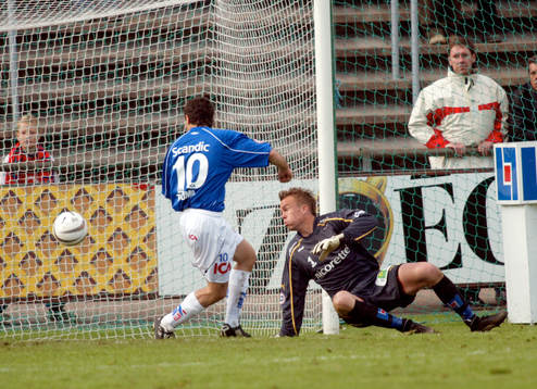 Fredrik Larsson, målvakt, Helsingborg och Sharbel Touma,