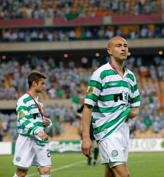 Henrik Larsson lämnar planen som förlorare trots två mål