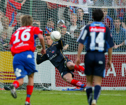 Fredrik Larsson, Helsingborg räddar straffen men Kim