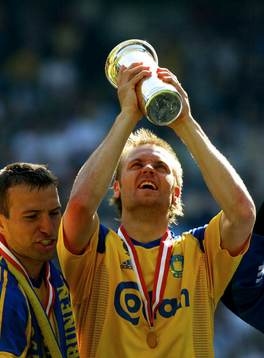 Mattias Jonson, Bröndby höjer bucklan