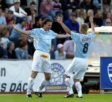 Målskytten Andreas Yngvesson och Kristian Bergström,