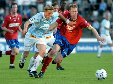 Markus Rosenberg trycker undan Fredrik Bild