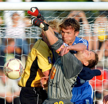 Magnus Erlingmark, Göteborg trycker till Johan Wiland,