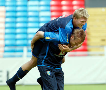 Marcus Allbäck och Olof Mellberg, Sverige