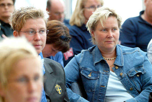 Fotboll, Dam, damprojektilen