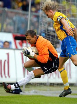 Jerzy Dudek, målvakt, Polen och Johan Mjällby, Sverige