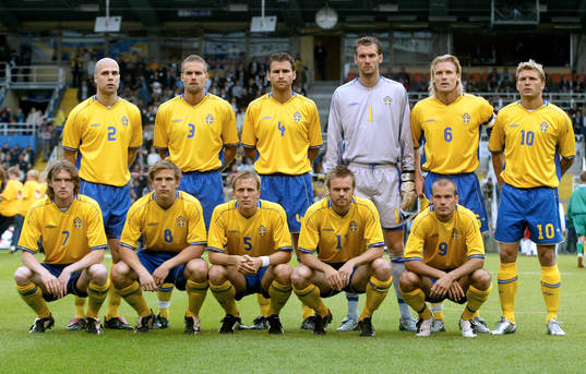 Bakre raden fr v;  Teddy Lucic, Olof Mellberg, Andreas