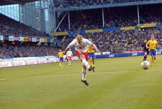 Artur Wichniarek, skott. Råsunda, läktare