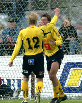 Två 2-målsskyttar som båda kommer från IFK Hlm, Simon