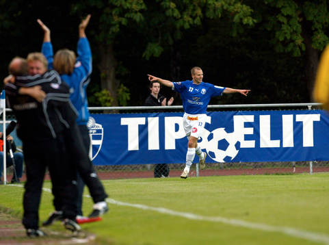 Patrik Svensson, Trelleborg, jubel och Tränare Ulf Larsson