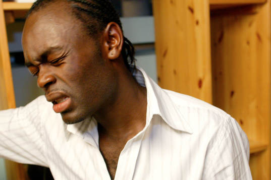 Efter matchen får Joseph Elanga beskedet att hans vän