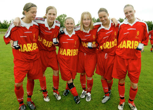 Glada vinnare från Sjöbo IF, f.v Lina Nilsson, Annika