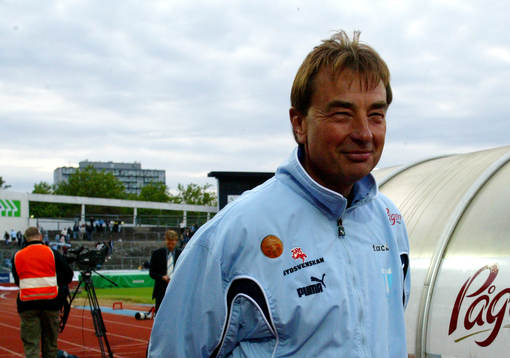 Tom Prahl, tränare Malmö visar ett segerleende