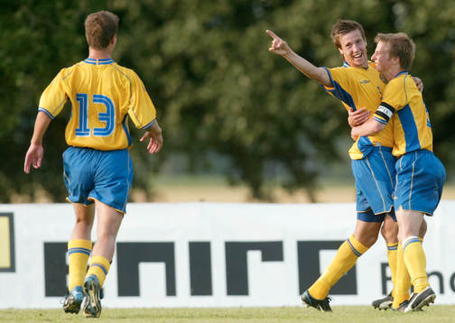 1-0, Mattias Bjärsmyr, som grattas
