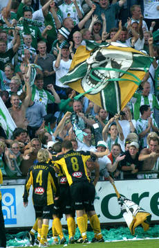Anti Pohja har avgjort med 0-2, klacken jublar