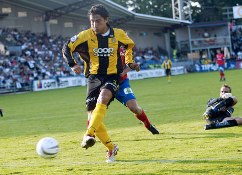 0-1 Pablo Pinones-Arce rullar in bollen, målvakt Fredrik