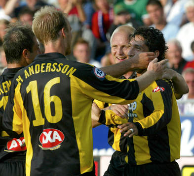 0-1 Pablo Pinones-Arce grattas, klapp på kinden av Kennedy