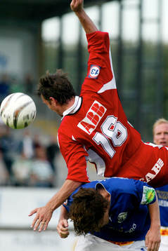 Peter Larsson, Västerås trycker ner Kristian Haynes,