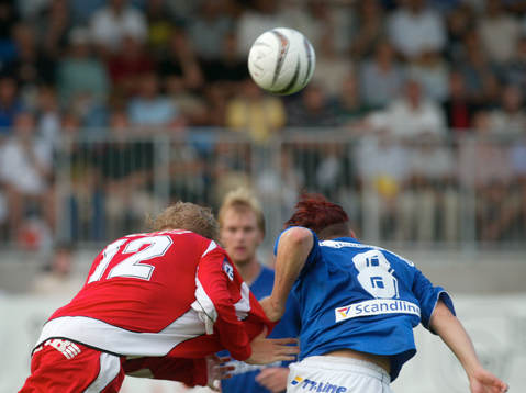 Martin Zanton och Kristian Haynes, nickduell