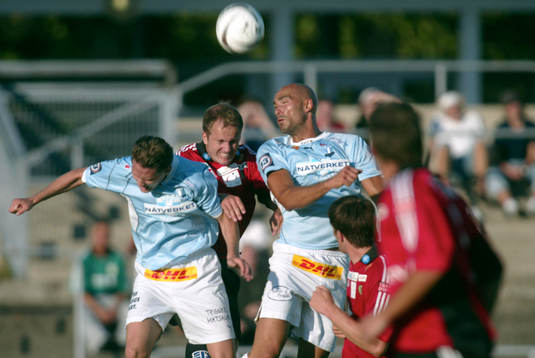 Daniel Majstorovic högre än målskytten Jonas Wallerstedt