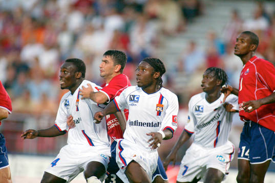 Mickael Essien och Luyindula,  Lyon
