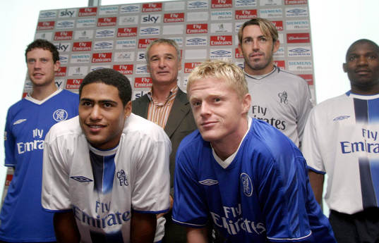 Bakre raden: Wayne Bridge , Manager Claudio Ranieri , Marco