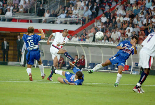 Frappe de Paulo Cesar, Paris St Germain