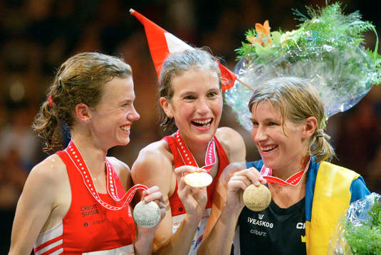 Marie-Luce Romanens (tvåa) och Simone Luder, Schweiz