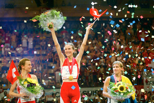 Marie-Luce Romanens (tvåa) och Simone Luder, Schweiz