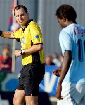 Jonas Eriksson, domare och Peter Ijeh, Malmö
