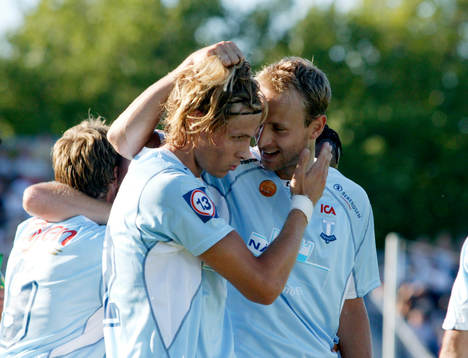 Tobias Grahn, Malmö, gratuleras av Jon Inge Höiland