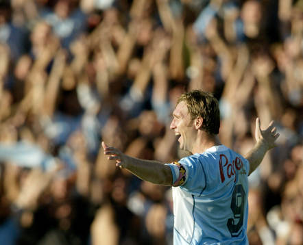 Målkungen Niklas Skoog, Malmö FF tar emot publikens