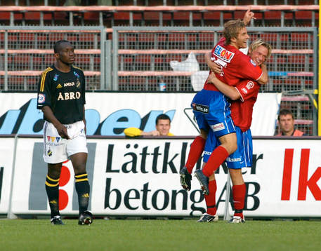Johan Svensson, Öster i armarna på Patrik Karlsson