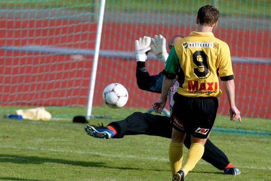 Friläge, ensam med målvakten