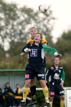 Anders Karlsson nickduellerar med Johan Augustsson