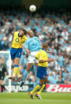 Antoine Sibierski, Manchester och Martin Keown, Arsenal,