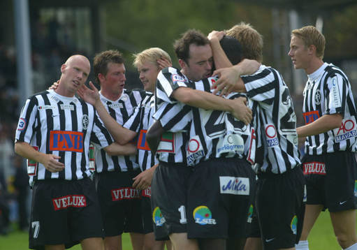BoIS jubel, kontraktet klart