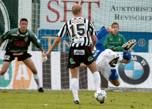 Jonas Sandqvist, målvakt, Landskrona. Fall, flygtur