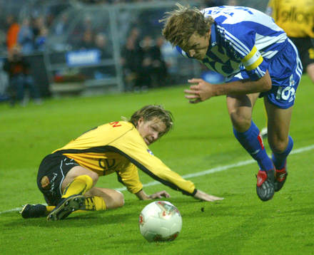 Ex-IFK-aren Jonas Lundén stoppar Magnus Erlingmark, som