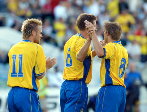 Andreas Jakobsson, Anders Svensson och Olof Mellberg, jubel