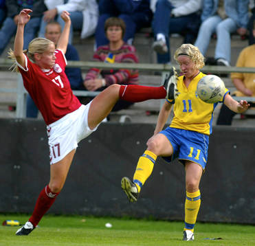 En danska sätter dubbarna mot Victoria Svensson